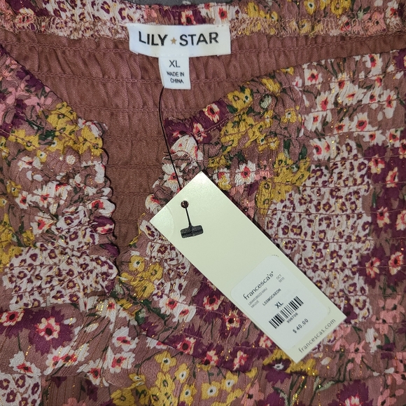 Francesca’s Bessie Smocked Neckline Printed Blouse Size XL NWT Valentine's Day - Picture 11 of 12